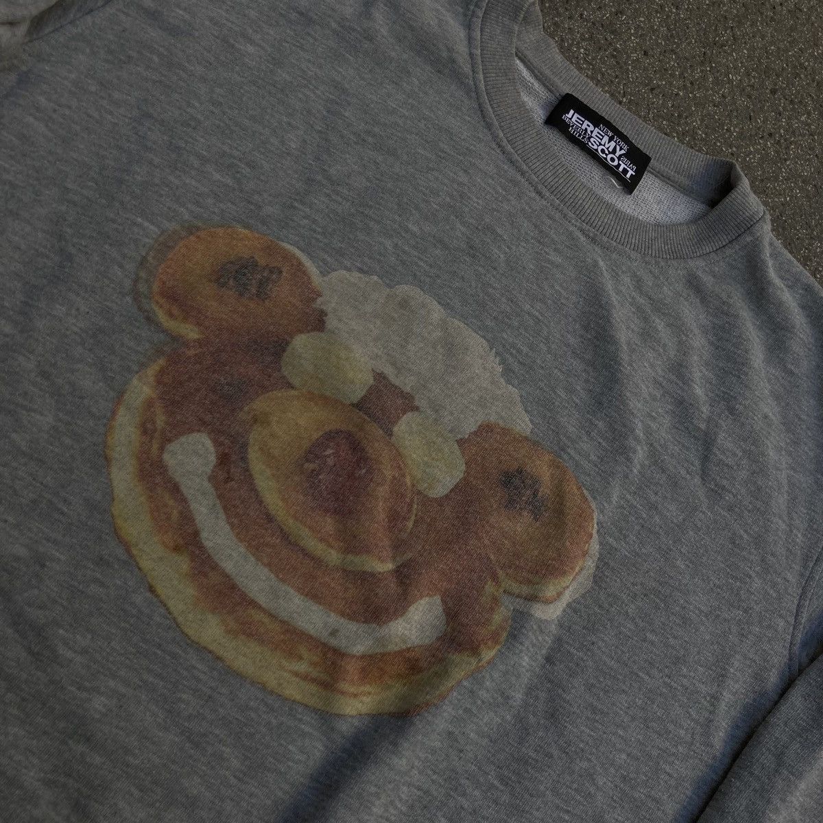 Jeremy Scott Jeremy Scott Pancake Bear Crewneck Size US S / EU 44-46 / 1 - 2 Thumbnail