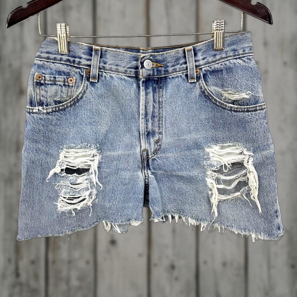 Levi's VINTAGE Levi's Shorts Women M 550 High Rise Cut-Off Denim 90s USA blue 2" inseam Regular fit Mens Women Girls Size 32" / US 10 / IT 46 - 1 Thumbnail