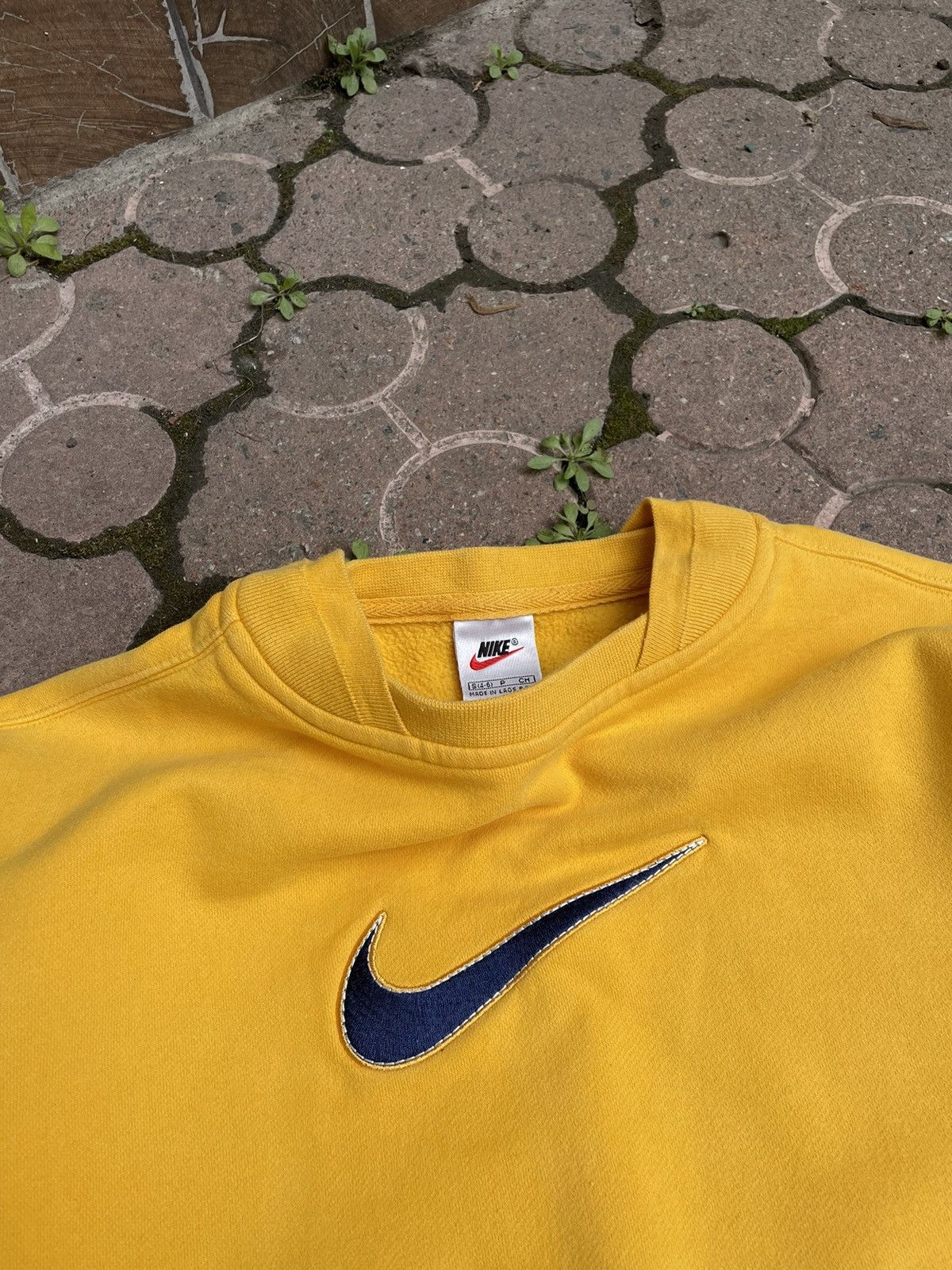 Nike × Vintage Vintage Nike Swoosh Women’s Sweatshirt Yellow Crewneck Small Size S / US 4 / IT 40 - 3 Thumbnail