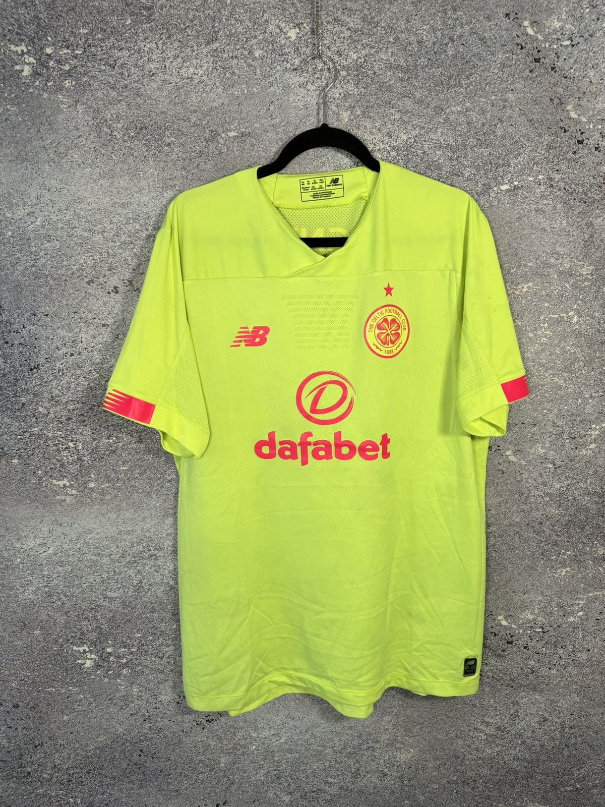 New Balance × Vintage Vintage Celtic 2019/20 GK New Balance Jersey XL size Size US XL / EU 56 / 4 - 1 Thumbnail