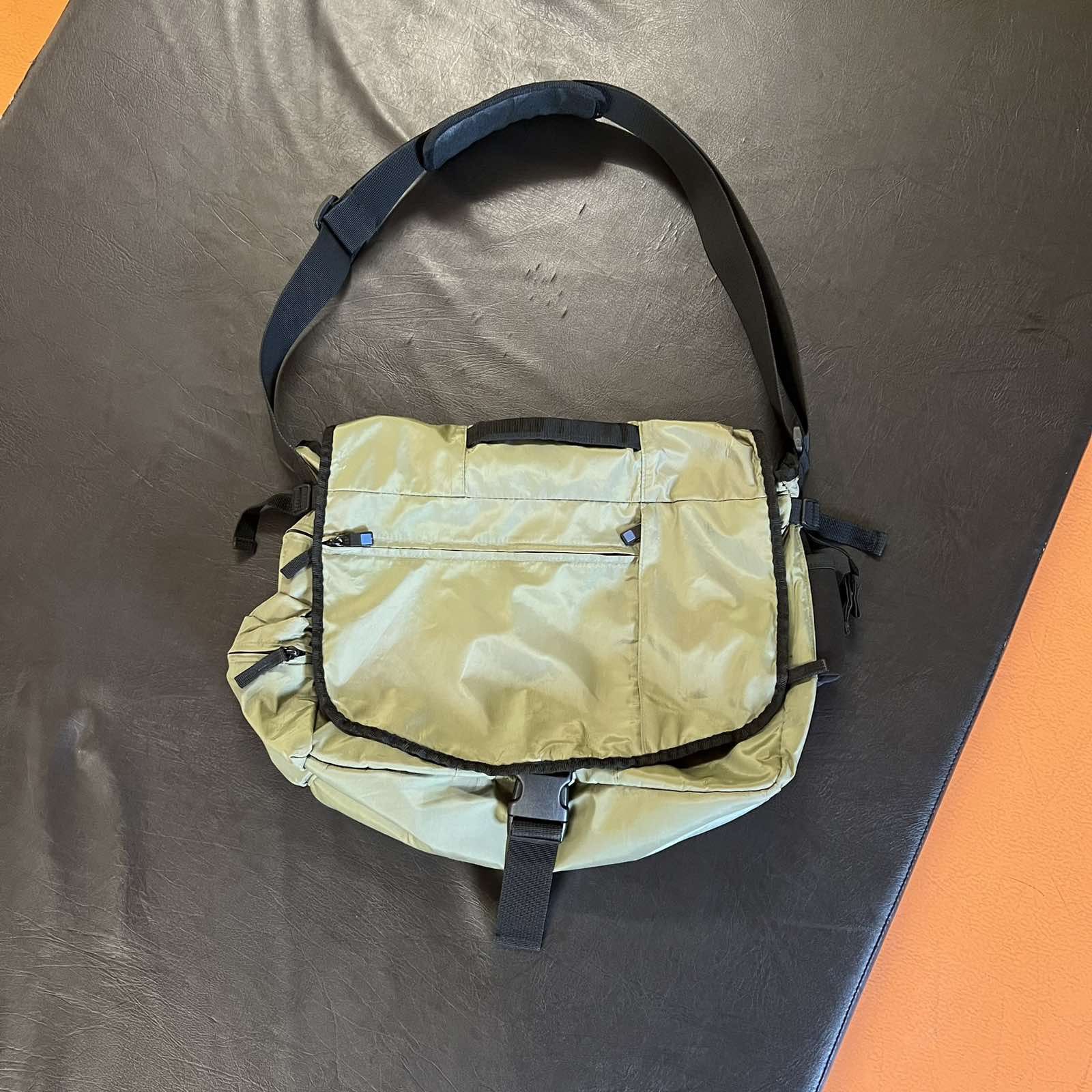 00s Gap Tactical Shoulder Crossbody Bag y2k
