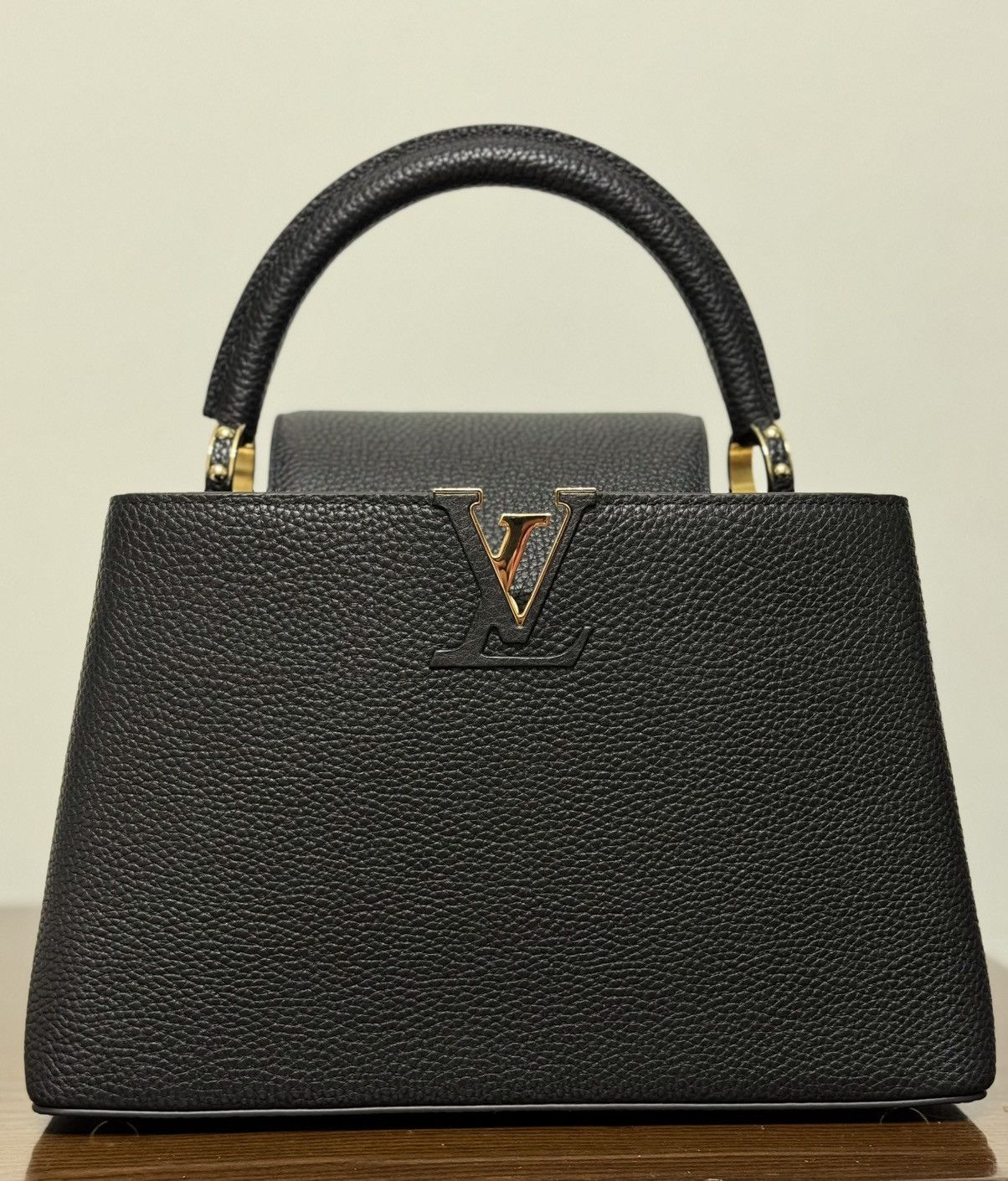 Louis Vuitton Bag Louis Vuitton Capuciness MM Size ONE SIZE - 1 Thumbnail