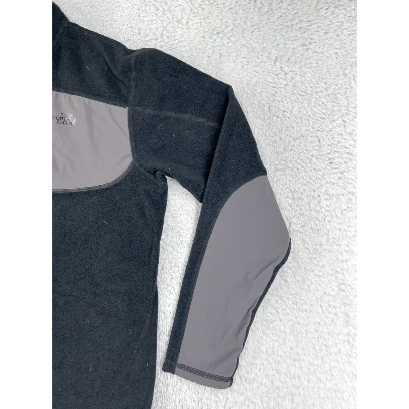 The North Face The North Face Sweater Mens M Black Long Sleeve 1/4 Zip Fleece Polyester Pattern Solid Embroidered Logo Casual Golf Fall Winter Size US M / EU 48-50 / 2 - 6 Thumbnail