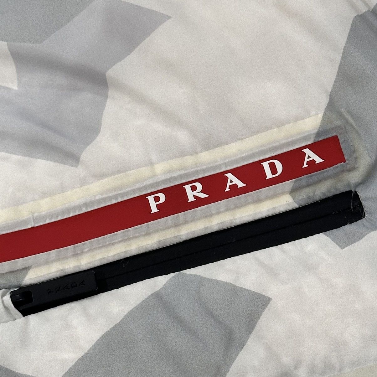 Prada UNISEX PRADA CROPPED WHITE CAMO PUFFER JACKET SIZE L Size US L / EU 52-54 / 3 - 10 Thumbnail