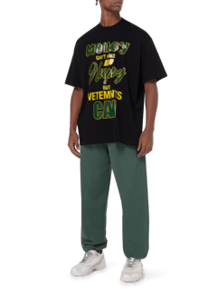 Vetements o1y0924 T-Shirt in Black Size US S / EU 44-46 / 1 - 3 Thumbnail