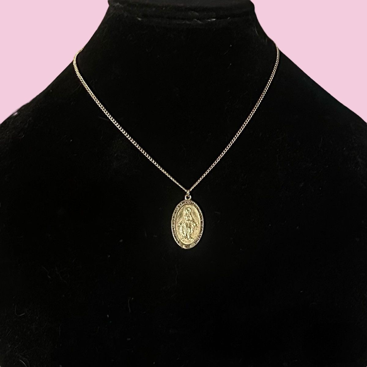 Vintage Vintage gold tone Miraculous Virgin Mary pendant necklace Size ONE SIZE - 1 Thumbnail