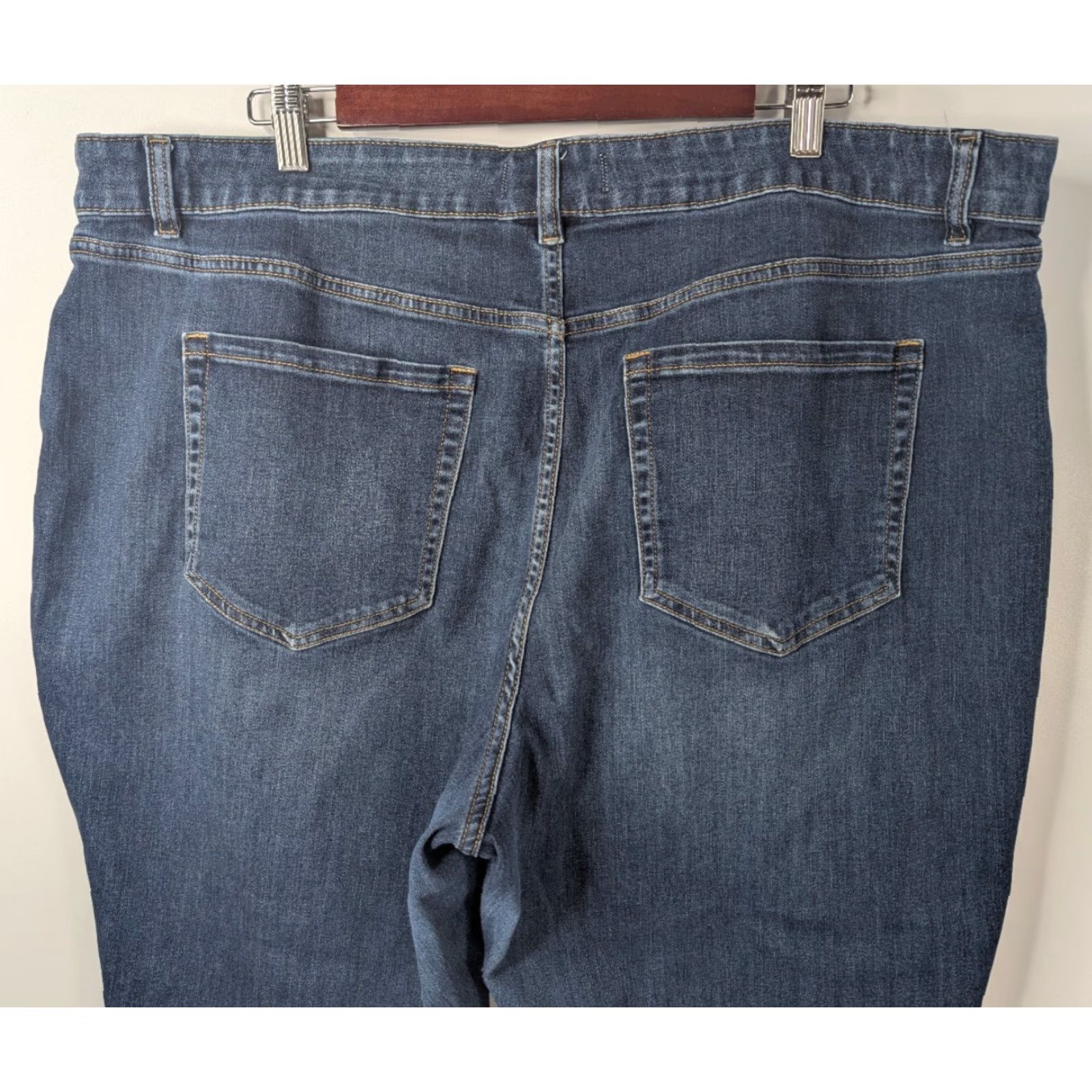 Vintage Lane Bryant Jeans Signature Fit Boyfriend Capris Women Plus Size 20 Blue Cotton Polyester Spandex Denim Mid Rise 8.5-10.5 Pockets Button Zipper Size ONE SIZE - 4 Thumbnail