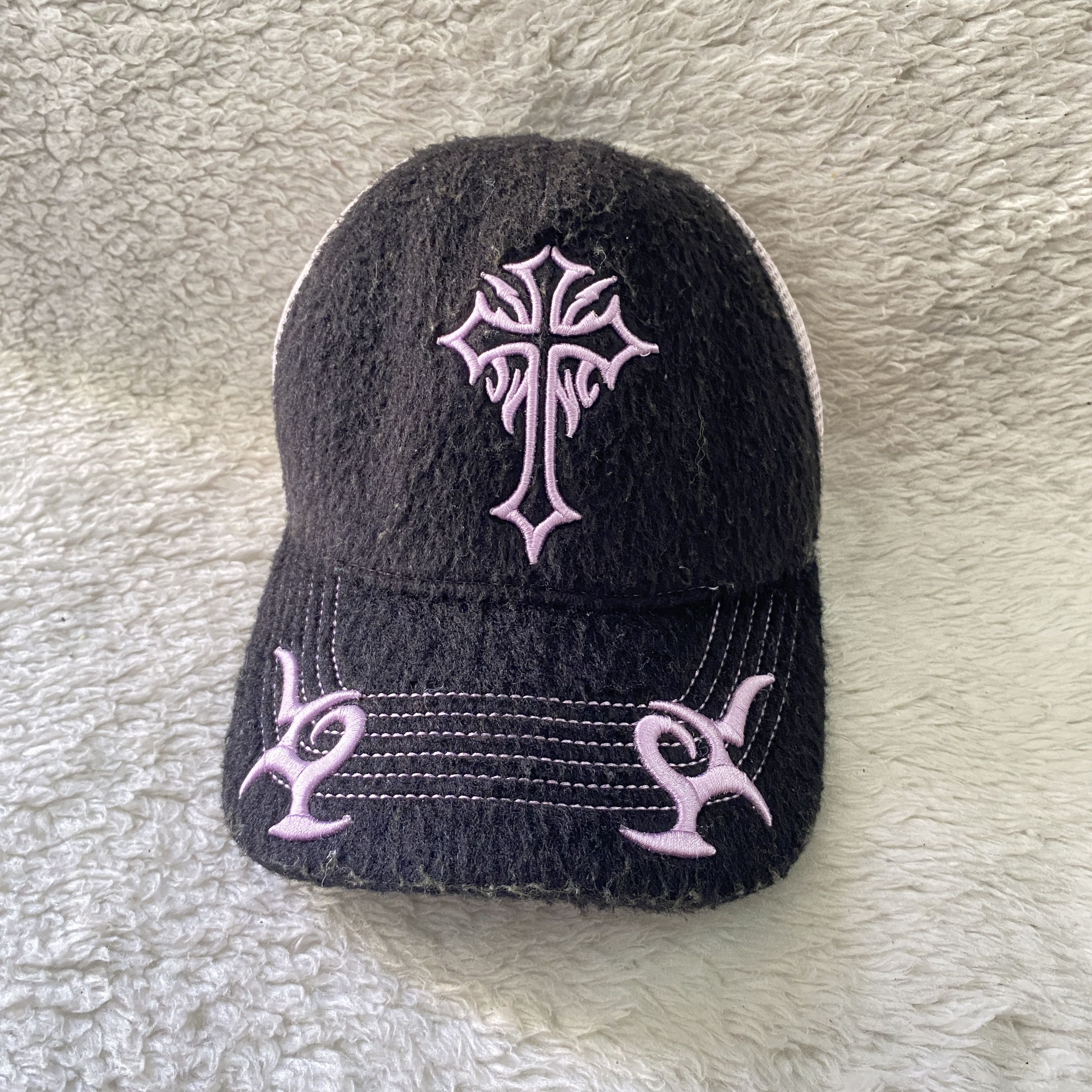 Other Urban Outfitters Embroidered Cross Snapback Trucker Hat Size ONE SIZE - 1 Thumbnail
