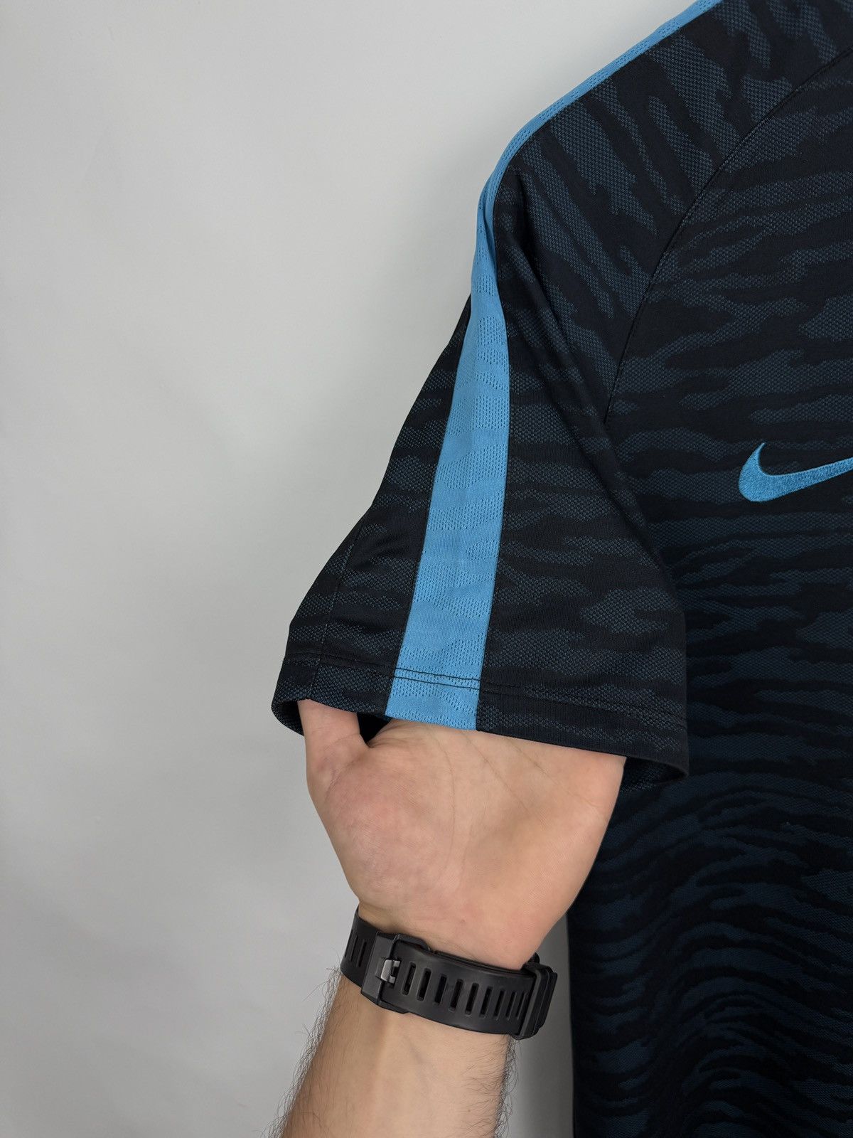 Nike 🇪🇸 2015/2016 Nike F. C. Barcelona Training Soccer Jersey Size US L / EU 52-54 / 3 - 8 Thumbnail
