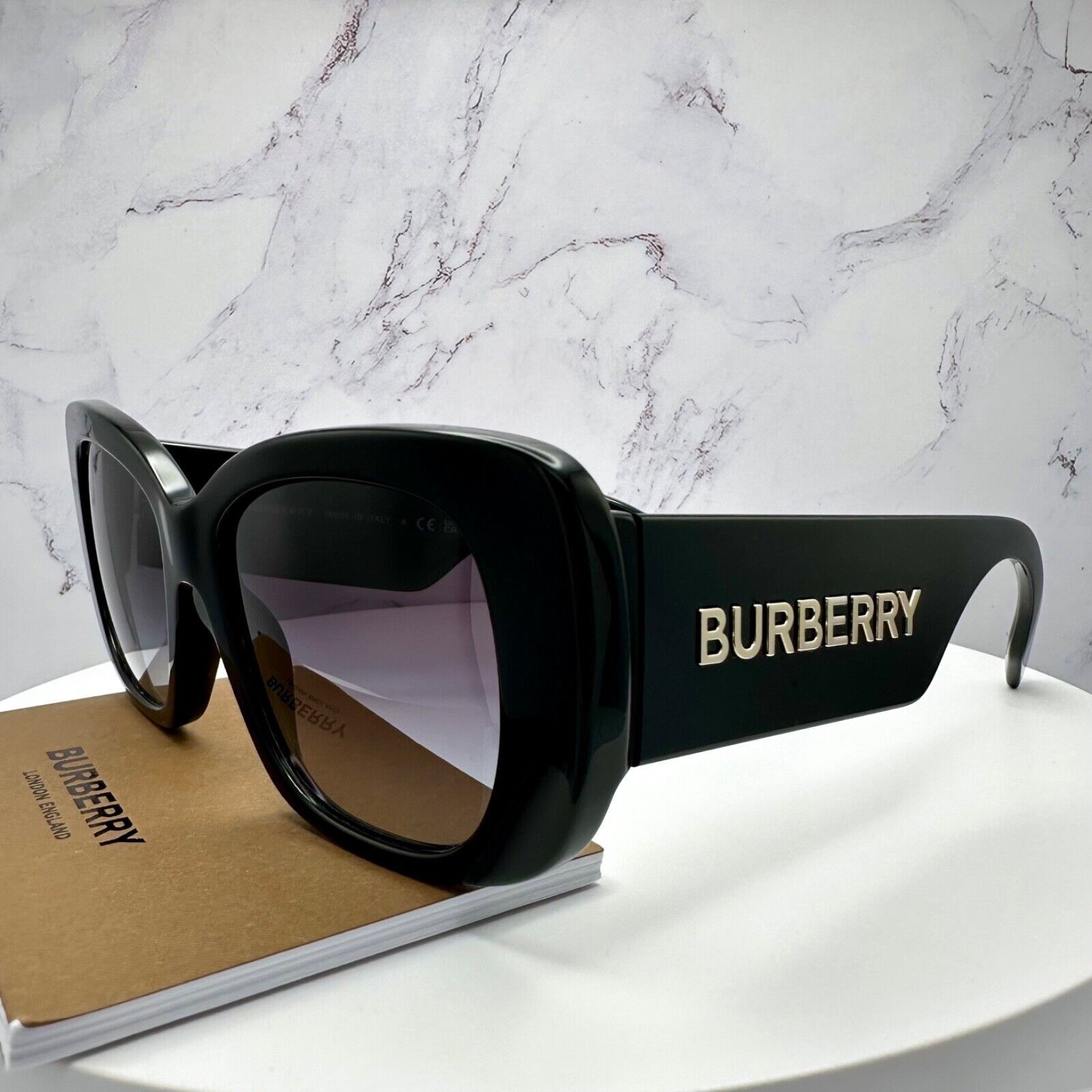 Burberry Burberry Sunglasses Black Acetate Square Gold Metal Logo Size ONE SIZE - 20 Thumbnail