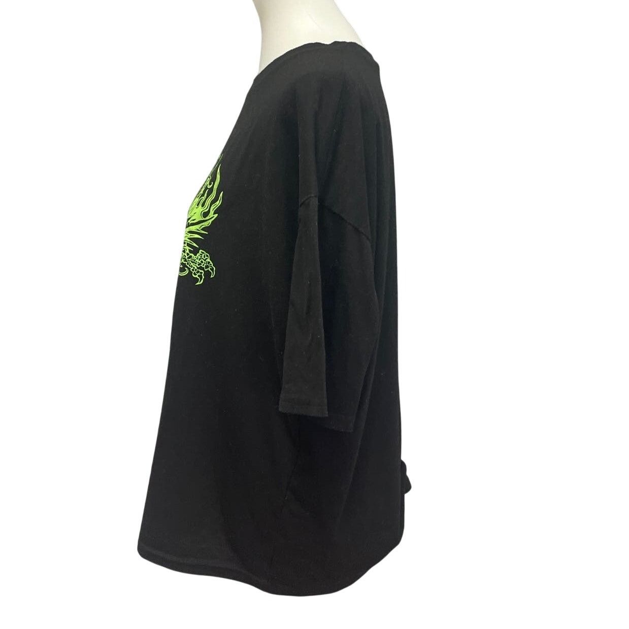 Shein SHEIN Mens Small Medieval Dragon Short Sleeve PolyCotton Tee Size US S / EU 44-46 / 1 - 3 Thumbnail
