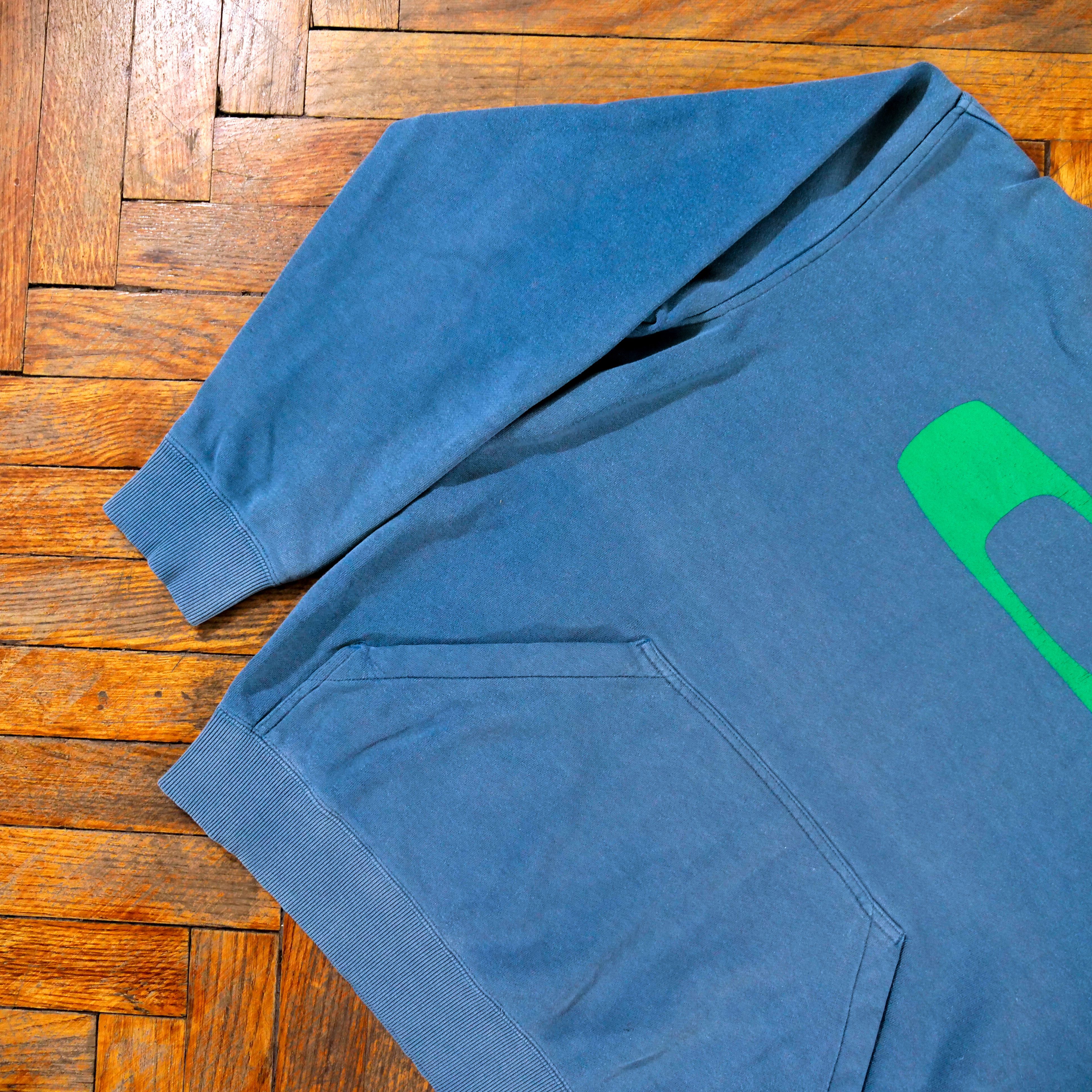 Vintage Y2K Oakley Big Logo Rare Hoodie Gorpcore Hiking Hoodie Size US M / EU 48-50 / 2 - 3 Thumbnail