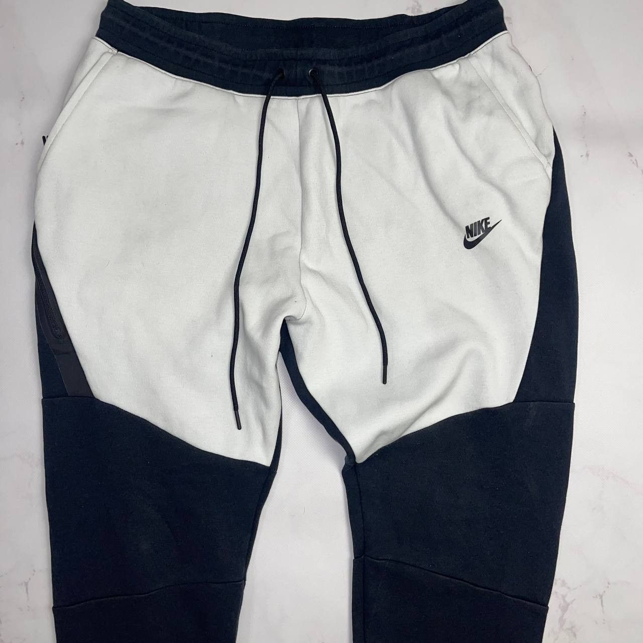 Nike Nike Tech Fleece Jogger - Black/White Size XL Size US 42 / EU 58 - 2 Thumbnail