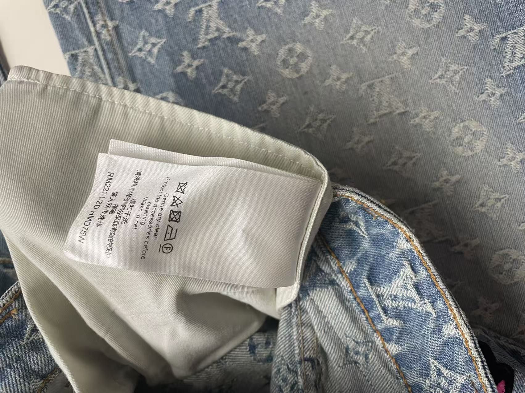 Louis Vuitton Louis Vuitton Graffiti Monogram Baggy Denim Jeans Size 30" / US 8 / IT 44 - 12 Thumbnail