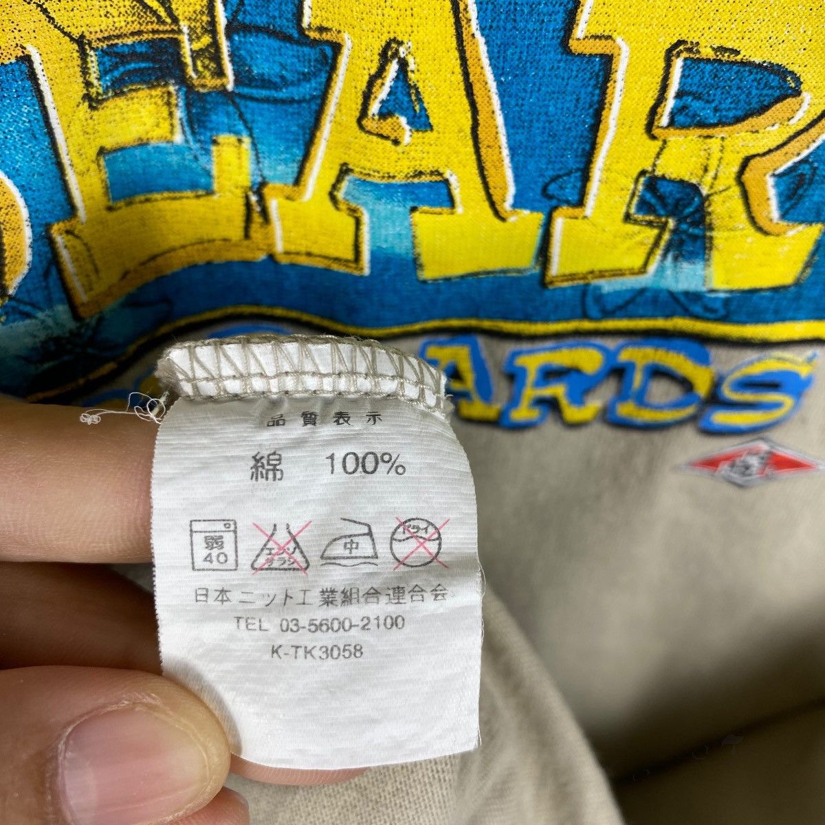 Vintage Vintage 00's BEAR SURFBOARDS Logo Graphic Surf Tee Shirt Size US L / EU 52-54 / 3 - 8 Thumbnail
