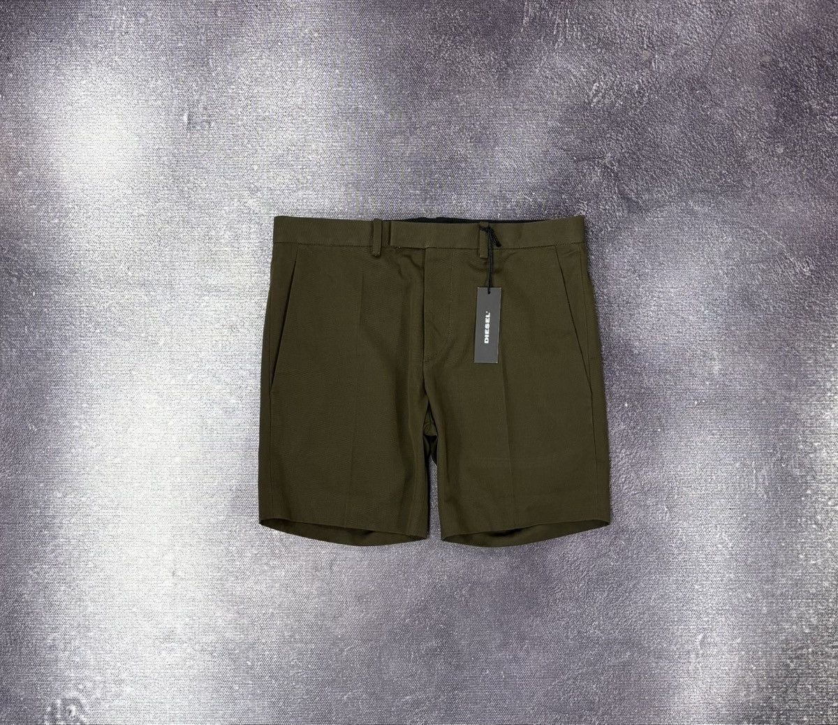 Diesel Black Gold NWT Men’S Khaki Green Dress Chino Shorts, Men’s (Size 30)