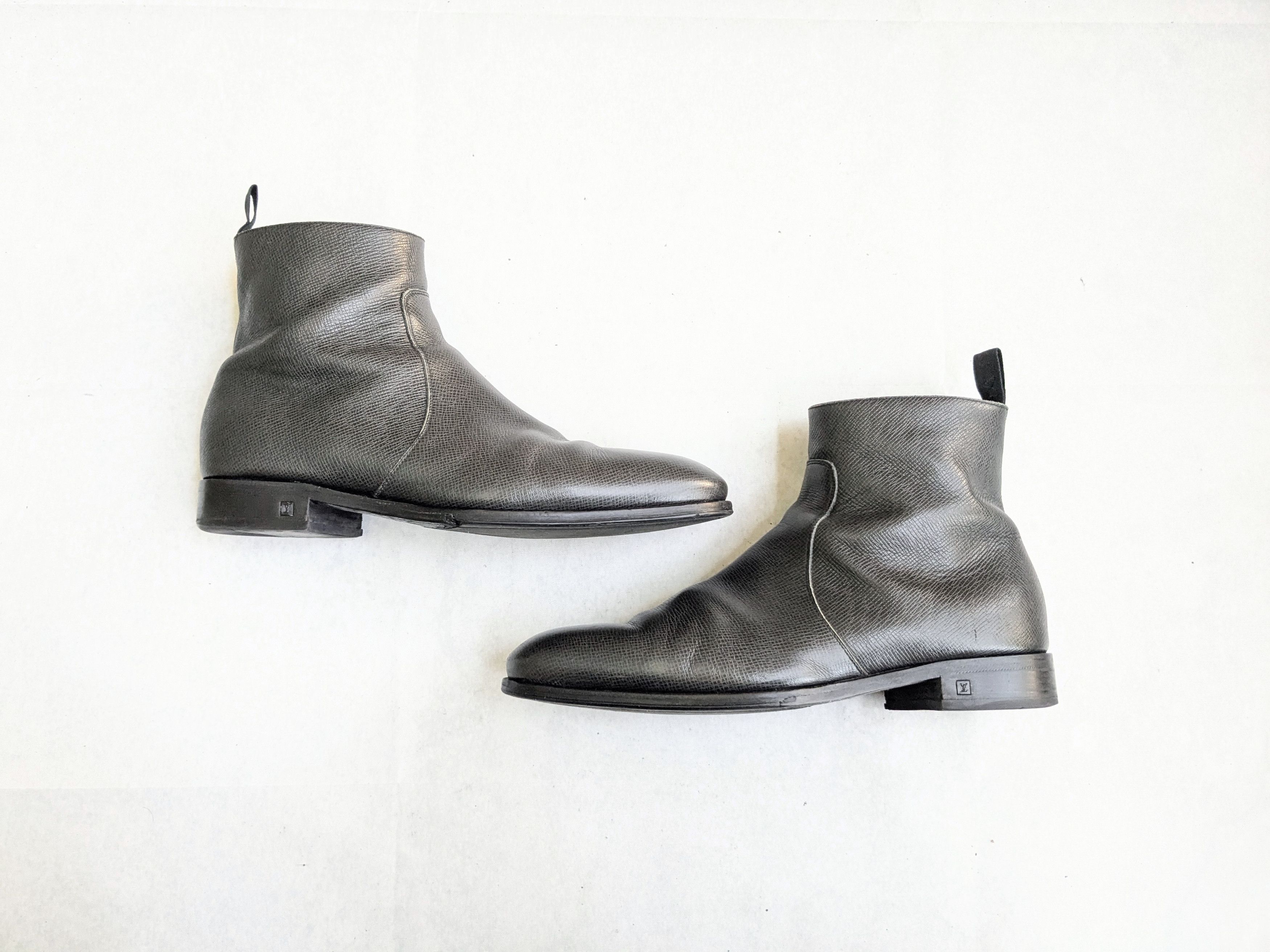 Louis Vuitton Louis Vuitton Side Zip Boots Gray Black Leather 8 Chelsea Size US 8 / EU 41 - 1 Thumbnail