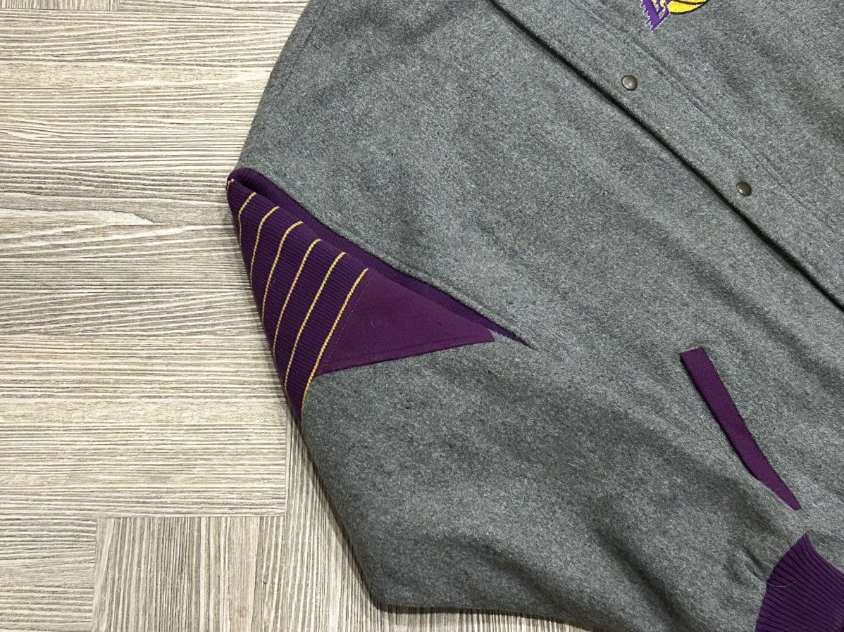 NBA × Starter × Vintage *VINTAGE 80s* Starter X Los Angeles Lakers Size US XL / EU 56 / 4 - 2 Thumbnail