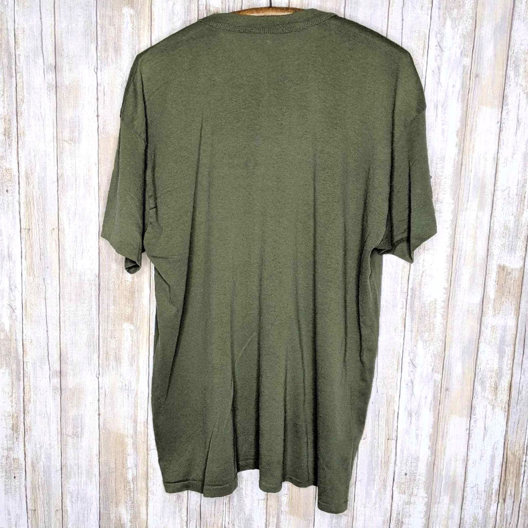 Vintage VINTAGE MT 95 Military Iola WI Single Stitch T-shirt Unisex Adults 2XL Green Distressed Thrash Rare Thrash? Size US XXL / EU 58 / 5 - 4 Thumbnail