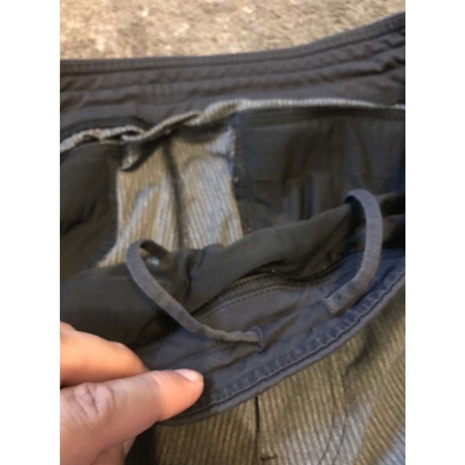 Lululemon Lululemon Mens XL Striped Jogger Pants Drawstring Waist Lightweight Elastic Breathable Casual Workwear Pocketed Gray Polyester Straight Leg Size US 36 / EU 52 - 6 Thumbnail