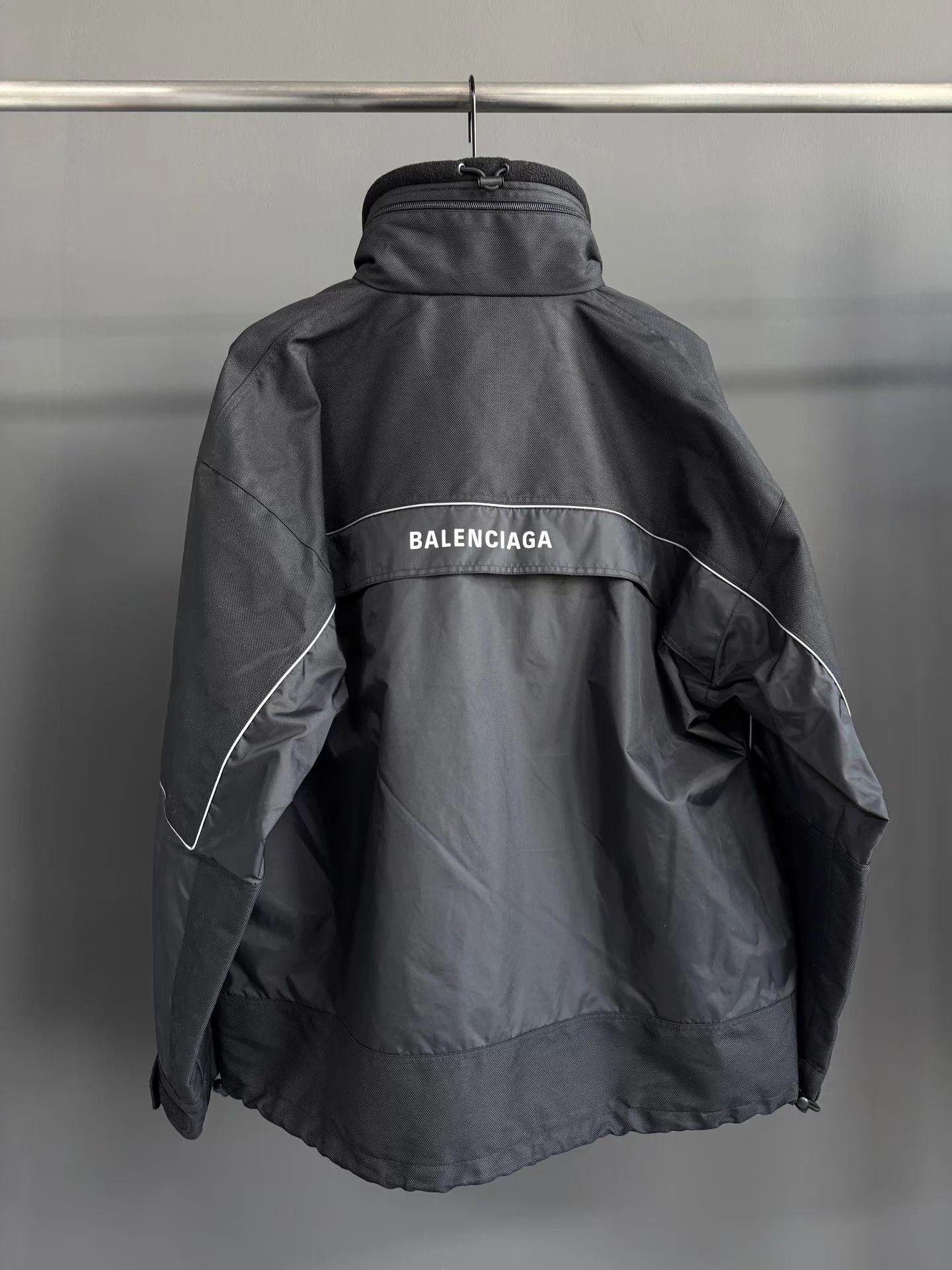Balenciaga Balenciaga Half-Zip Logo Waterproof Hoodie Jacket M Black Size US S / EU 44-46 / 1 - 2 Thumbnail