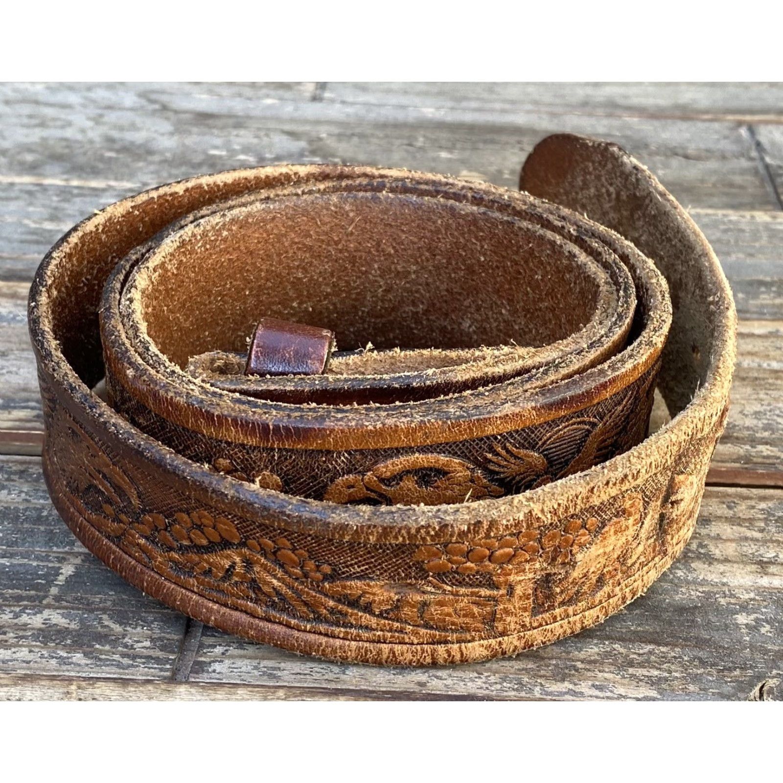 Vintage VINTAGE Tooled Stamped Leather Belt Eagle Nature Mountains Cowboy Western Biker Size ONE SIZE - 4 Thumbnail