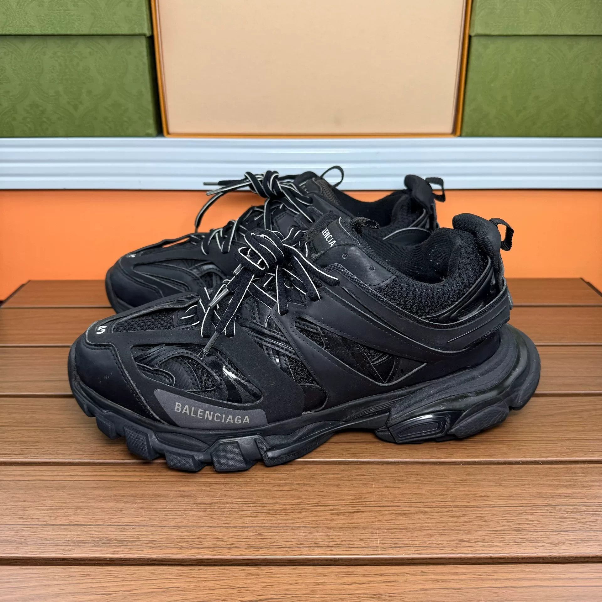Balenciaga Balenciaga Distressed Black Lowtop Sneakers 9 Men Size US 9 / EU 42 - 1 Thumbnail