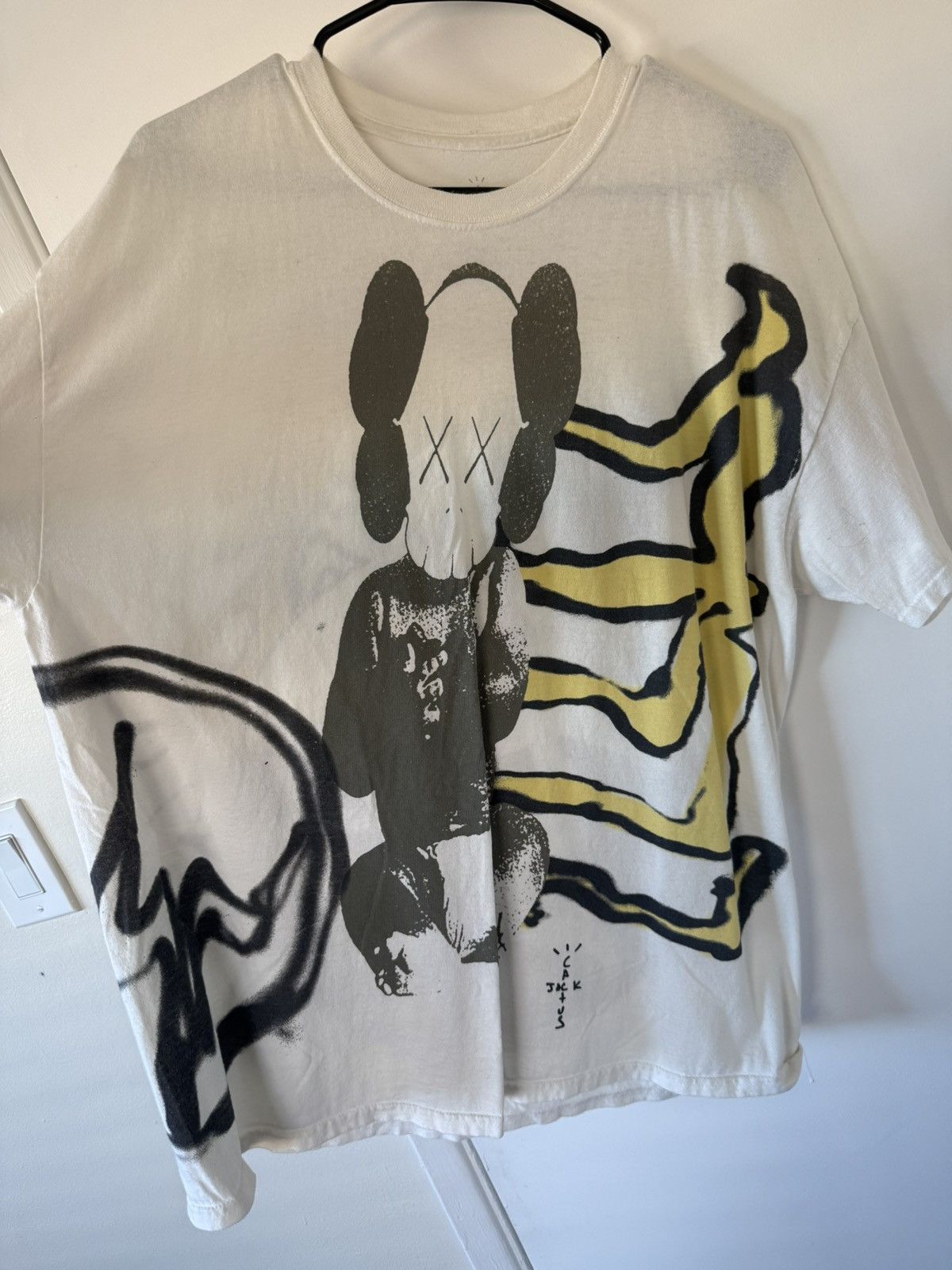 Fragment Design × Kaws × Travis Scott Cactus Jack Kaws Fragment Tee Size US L / EU 52-54 / 3 - 1 Thumbnail