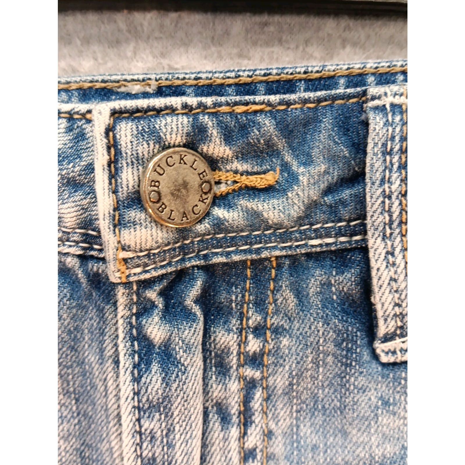 Buckle Black Buckle Black Distressed Denim Shorts Women's 26 Regular Blue Daisy Embroidered Pocket 2.0 Inseam Mid Rise Flat Front Zip Size 26" / US 2 / IT 38 - 3 Thumbnail
