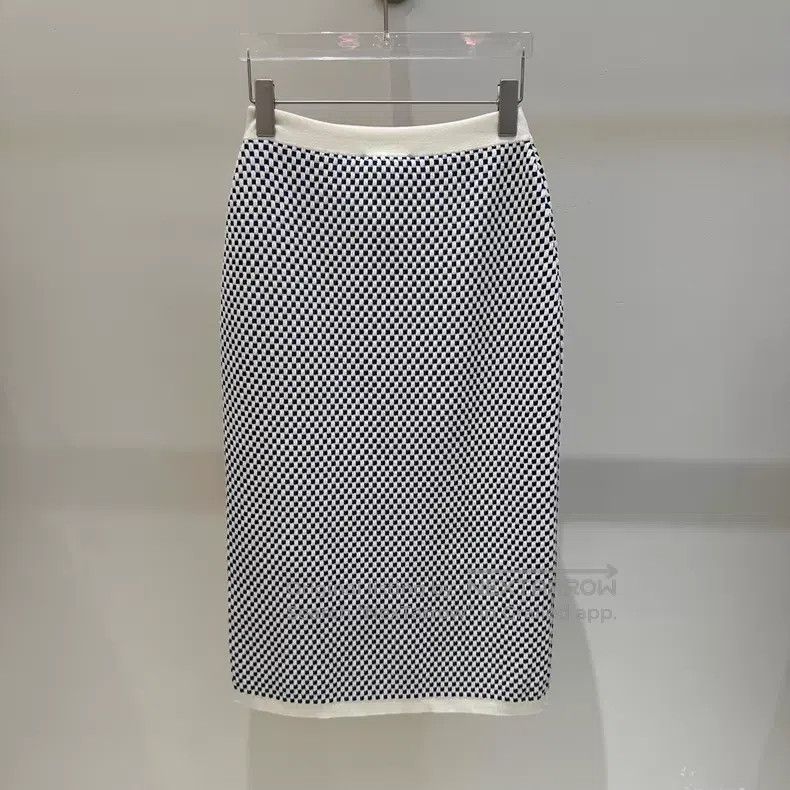 Louis Vuitton Louis Vuitton size L SS24 Checker Knit Wool Maxi Dress Size 26" / US 2 / IT 38 - 4 Thumbnail