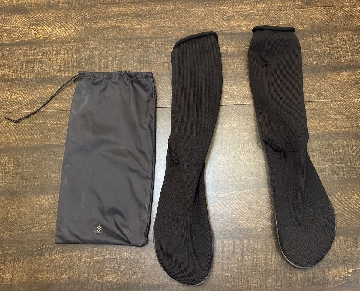 Yeezy Size 3 - Yeezy Pods Size 10-13-Excellent Condition Size US 10 / EU 43 - 1 Thumbnail