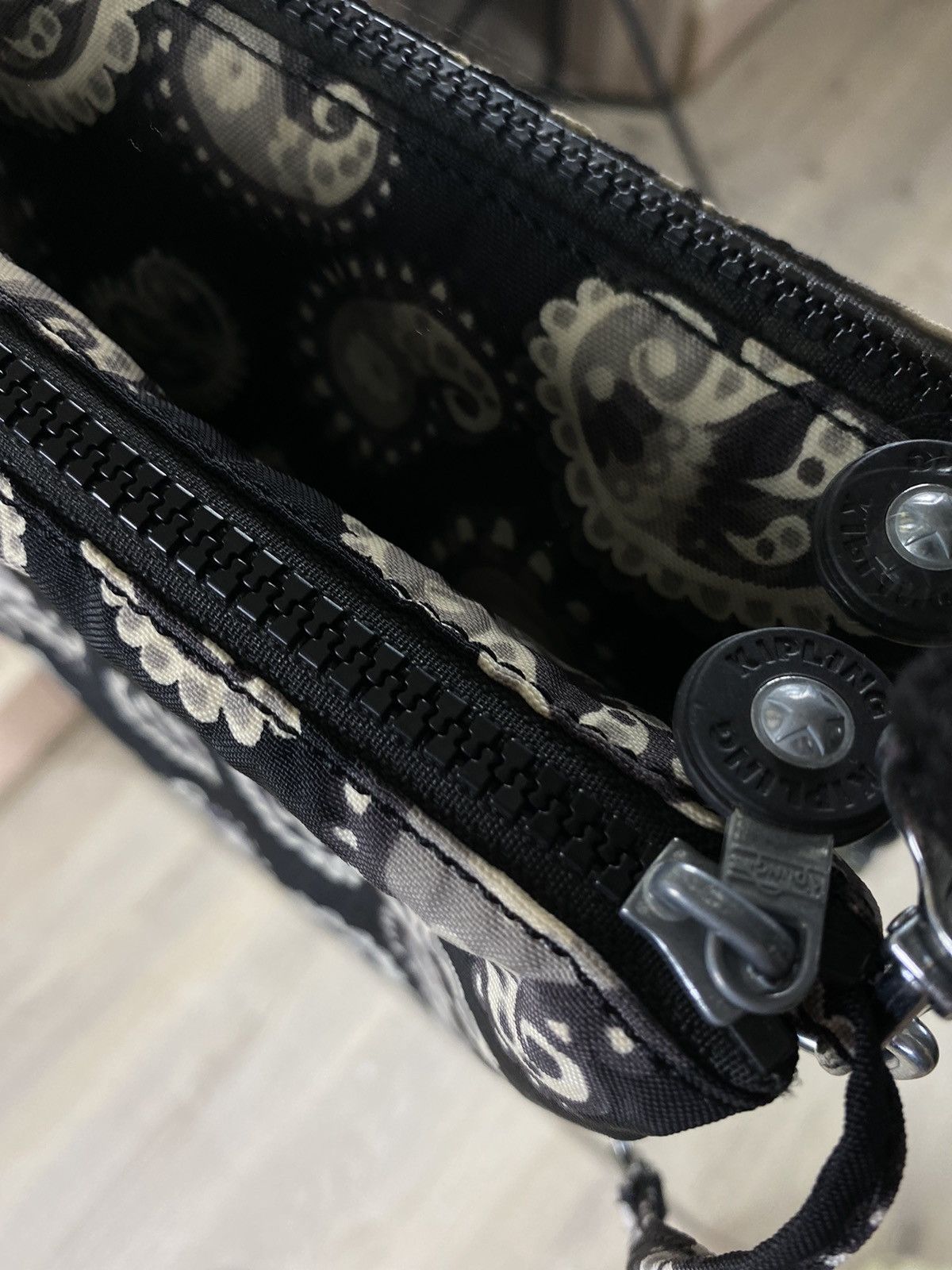 Other Stylish & Practical Kipling Crossbody Bag with Paisley Print Size ONE SIZE - 4 Thumbnail
