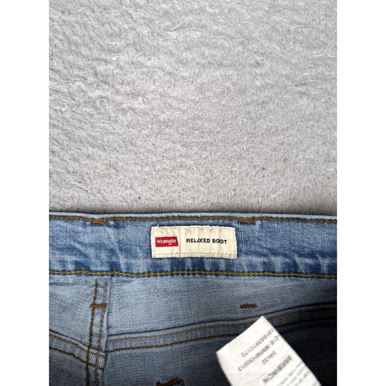 Wrangler Wrangler Denim Shorts Mens 34x9 Blue Relaxed Boot Cutoff Raw Hem Frayed Stretch Bermuda Shorts - 5-Pocket Size US 34 / EU 50 - 7 Thumbnail