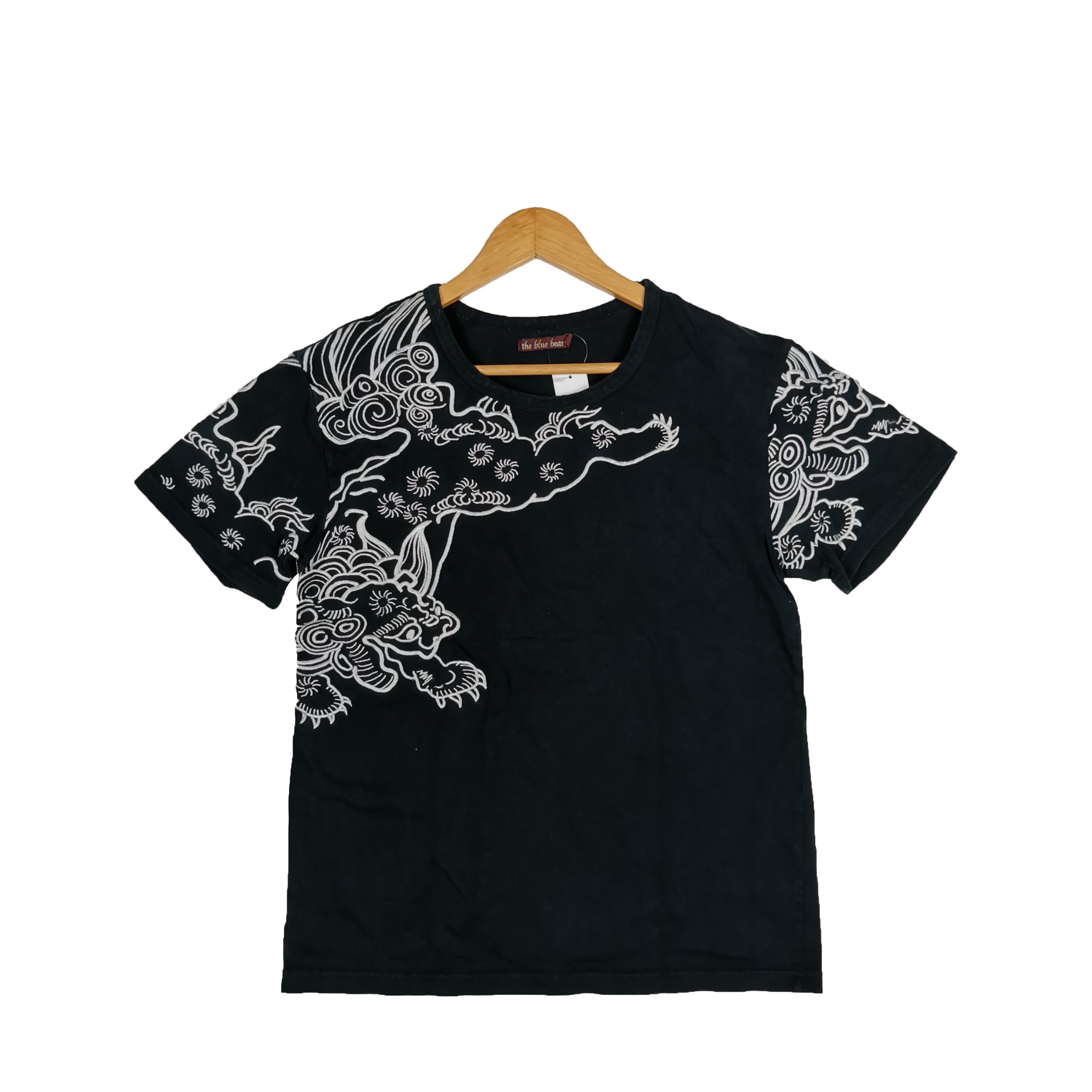 Japanese Brand Vintage Y2K Japanese Dragon T-Shirt Embroidery Crewneck Tees Size S / US 4 / IT 40 - 1 Thumbnail