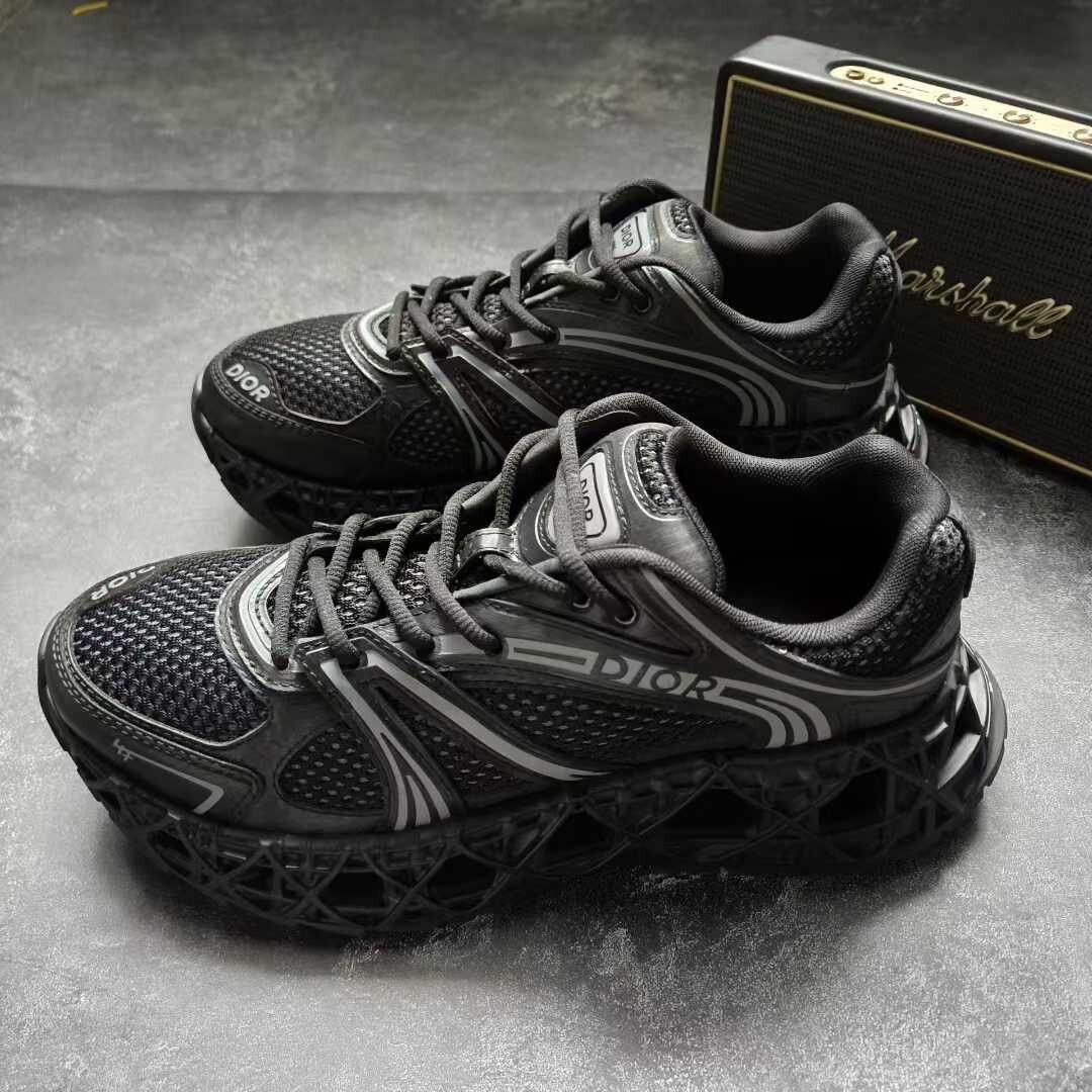Dior Dior Black Lowtop Sneakers 35 Men Size US 5 / EU 37 - 1 Thumbnail