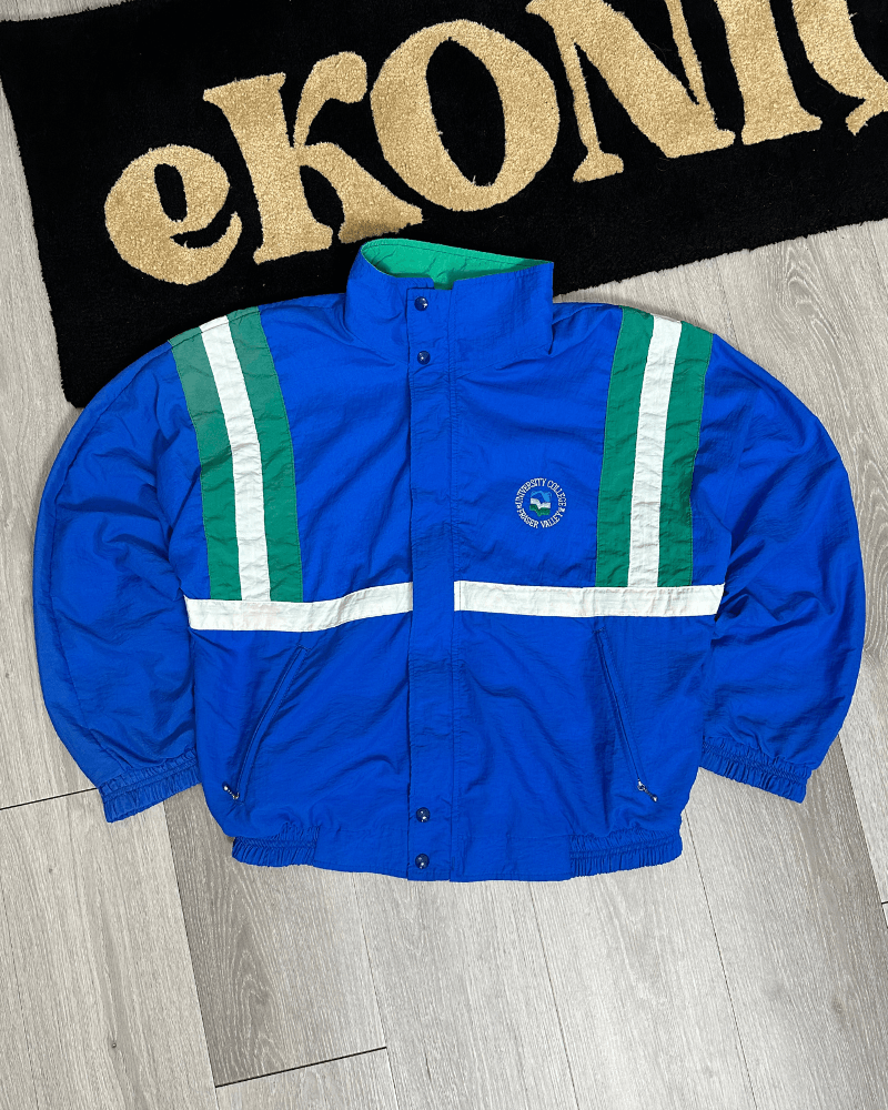 Vintage Vintage University of Fraser Valley Cascades Soccer Jacket L Size US L / EU 52-54 / 3 - 2 Thumbnail