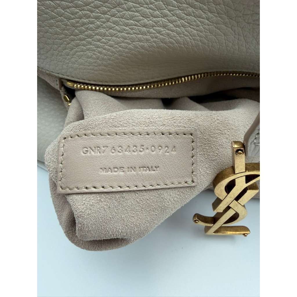 Saint Laurent Paris CC31 Size: OS / YSL Large Bea Tote Bag in Beige Size ONE SIZE - 8 Thumbnail