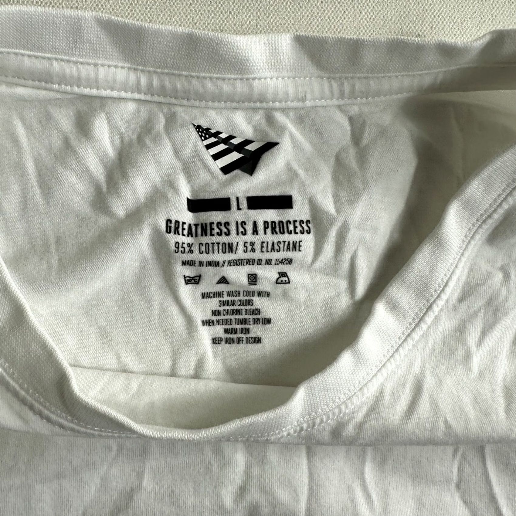 Vintage Jay-Z Roc Nation Paper Planes White Short Sleeve Essential Shirt Men Large Flag Graphic Size US L / EU 52-54 / 3 - 5 Thumbnail