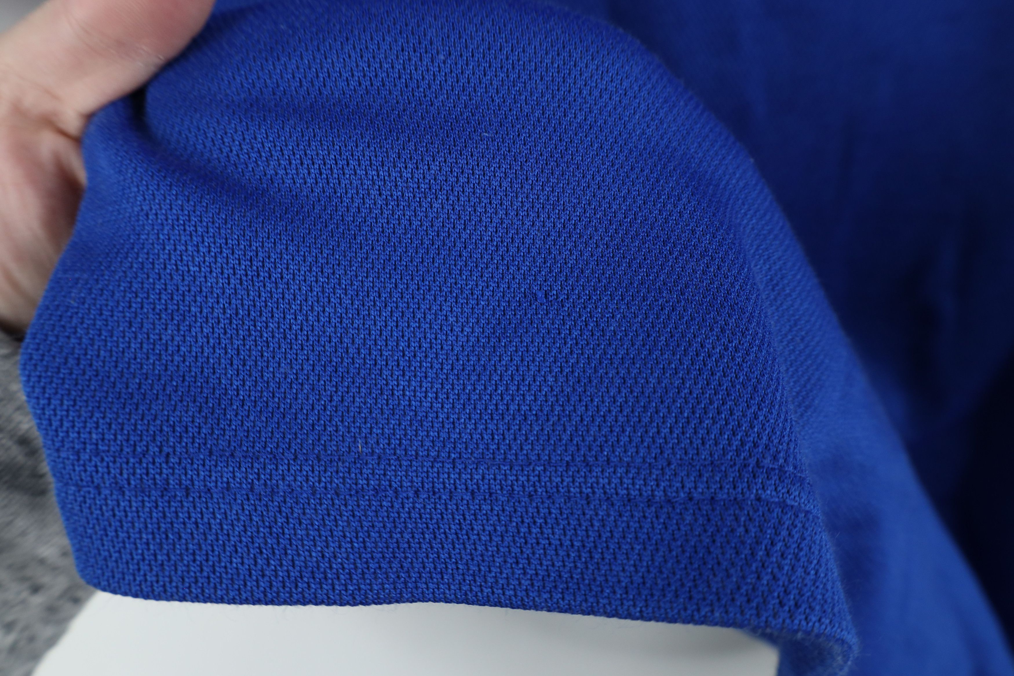 Champion × Vintage Vintage 90s Champion Jersey Knit Short Sleeve V-Neck T-Shirt Size US XL / EU 56 / 4 - 5 Thumbnail