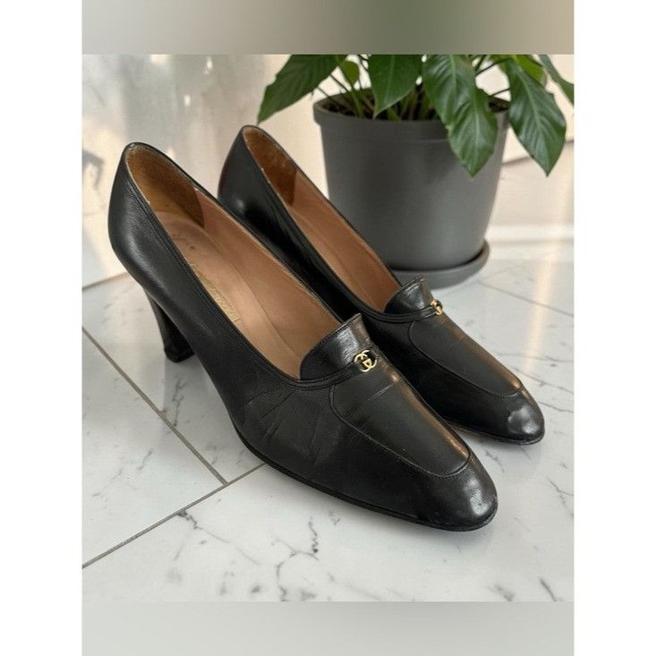 Gucci Vintage Gucci Black Leather Mid-Heel Pumps with Gold Monogra Size US 6.5 / IT 36.5 - 1 Thumbnail