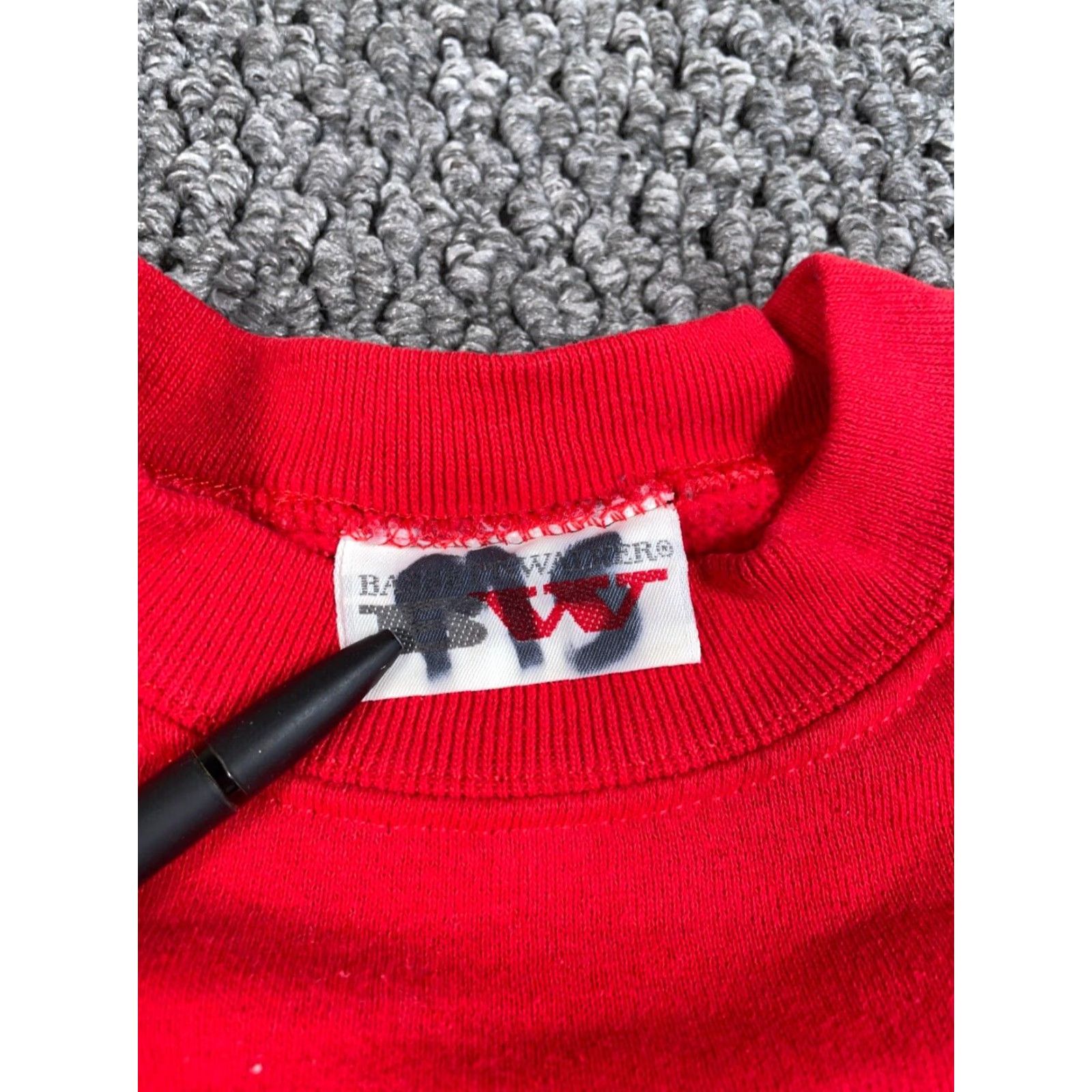 Vintage VTG 80s Bassett-Walker Blank Crewneck Sweatshirt Adult Medium Red Raglan Sleeves Size US M / EU 48-50 / 2 - 3 Thumbnail