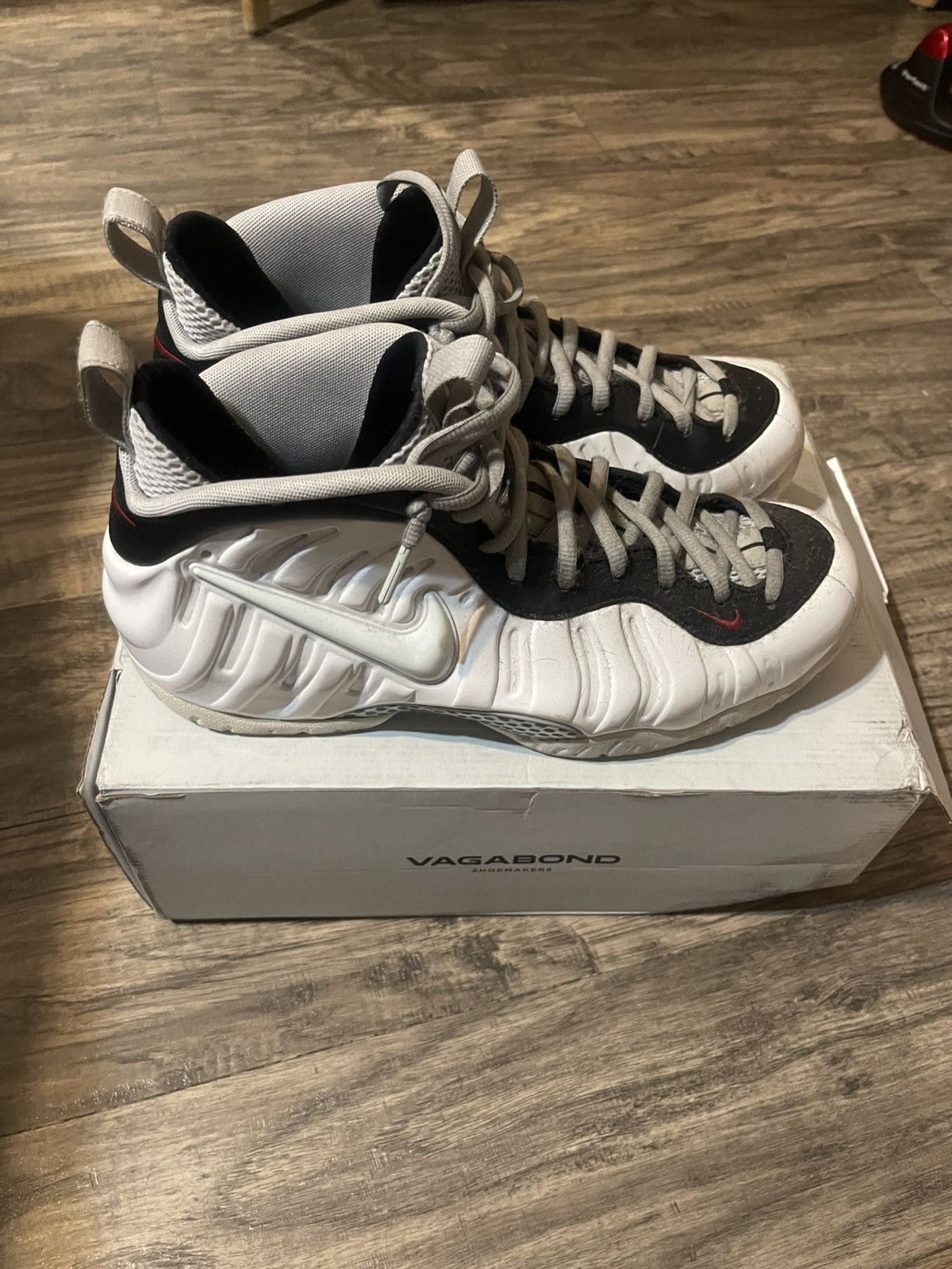Nike White and red nike foamposite Size US 12 / EU 45 - 3 Thumbnail