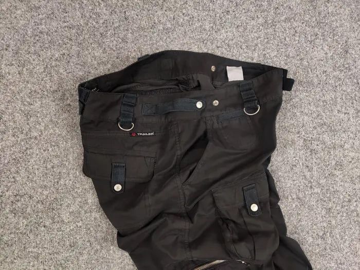 Japanese Brand Rare Vintage Y2K Japanese Black cotton Cargo Baggy Pants Size US 32 / EU 48 - 18 Thumbnail