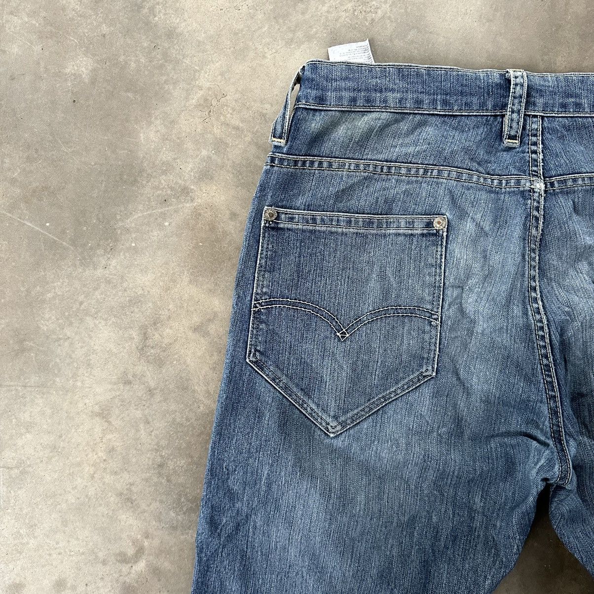 Levi's W35 Vintage Levi’s 513 Distressed Faded Denim Jean Pant Size US 35 - 13 Thumbnail
