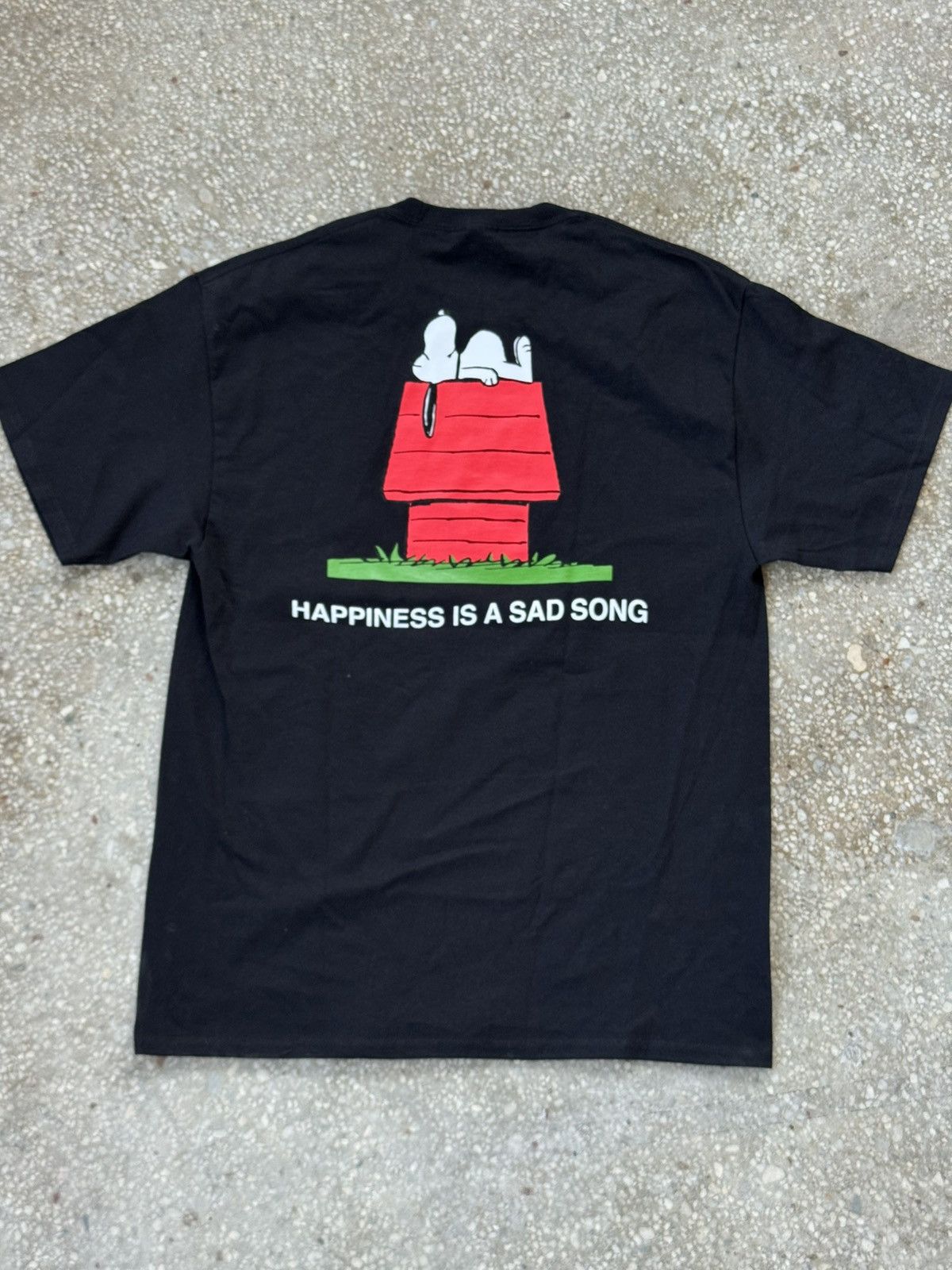 PEANUTS “HAPPINESS IS A SAD SONG” Snoopy Tee Large
