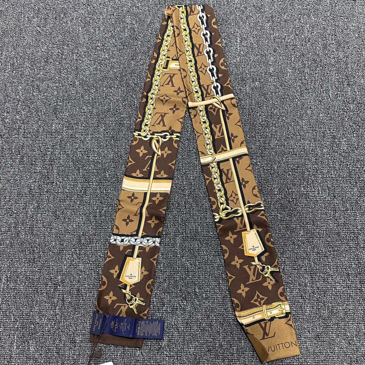 Louis Vuitton LV Monogram All-Over Print Silk Scarf 120x8cm Size ONE SIZE - 2 Thumbnail