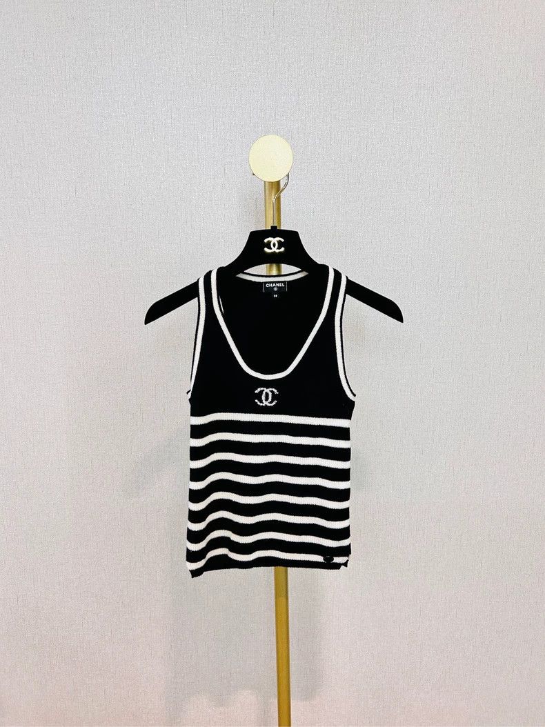 Chanel 22B Black White Striped Knit - dmc