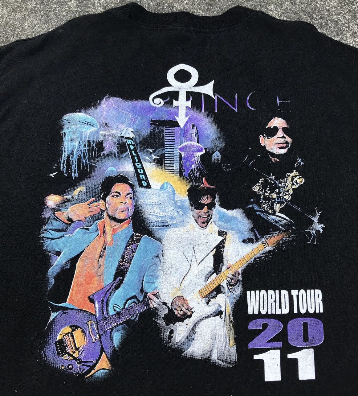 Alstyle × Band Tees × Rap Tees 2011 PRINCE World Tour R&B Funk Soul Promo Tee L Size US L / EU 52-54 / 3 - 5 Thumbnail