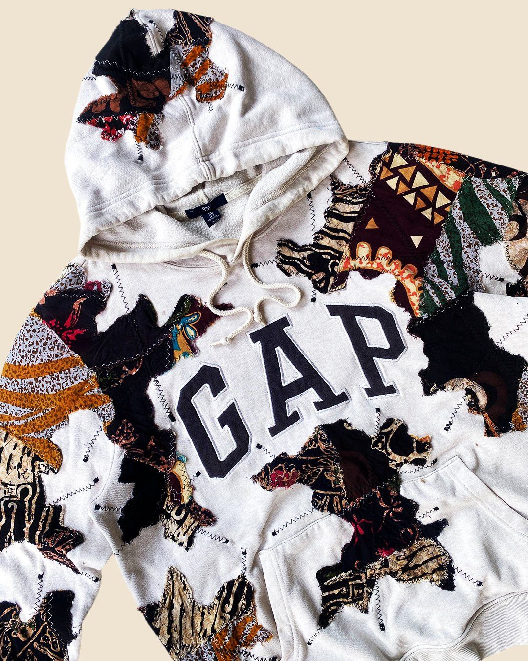 Gap × Handmade 1 OF 1 REWORKED GAP BATIK PATCHWORKS HOODIE SIZE M Size US M / EU 48-50 / 2 - 2 Thumbnail