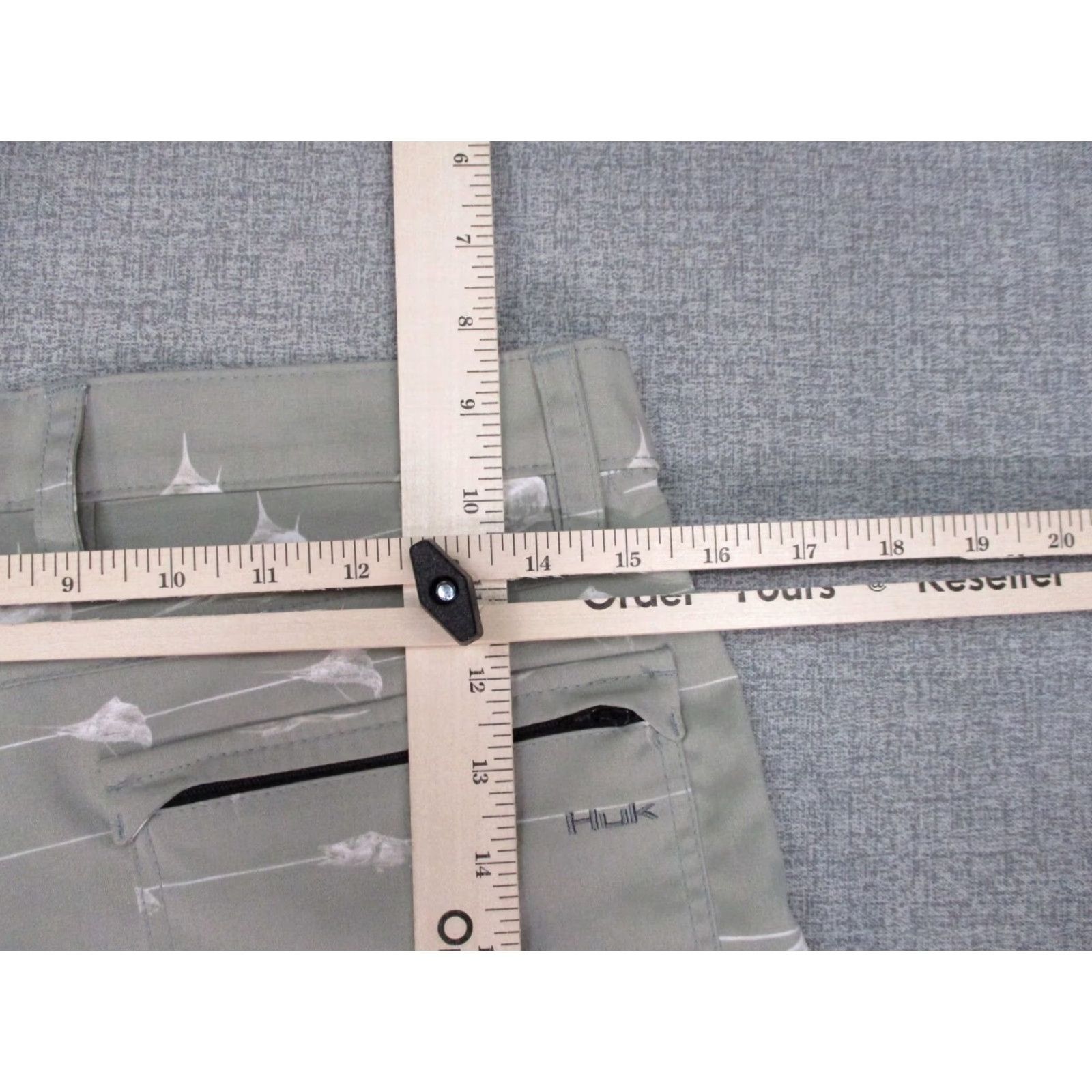Vintage Huk Short Mens 28 Gray Performance Fabrics Lightweight Shark Fishing Outdoor Shirt Size US 28 / EU 44 - 4 Thumbnail